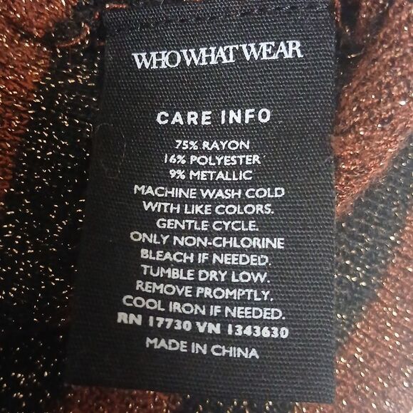 WHOWHATWEAR Striped Long Sleeve Sweater Top W/Gold Sparkle Embellishment. Large - Picture 7 of 7